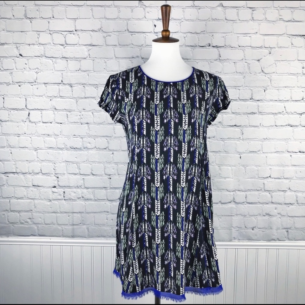 She + Sky Arrow Print Shift Dress (Size S)
